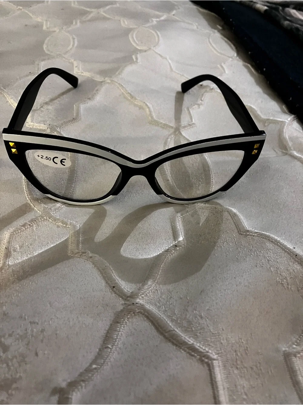 Cat-Eye Reading Glasses in Black with Silver Trim (+2.50)